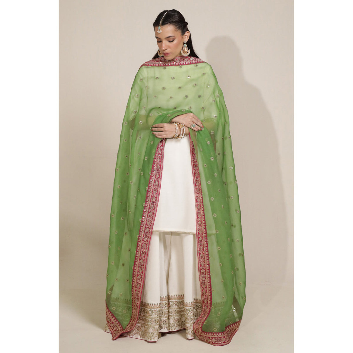WHITE OUTFIT (ONLY DUPATTA) | DYOT