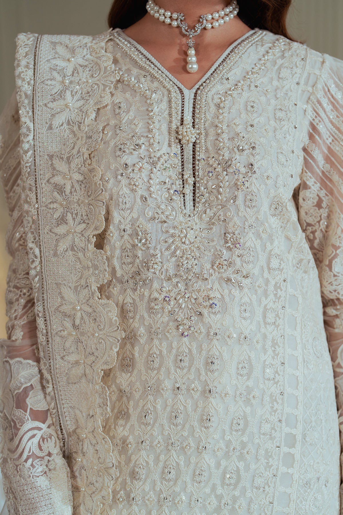 EMBROIDERED NET CH13-02